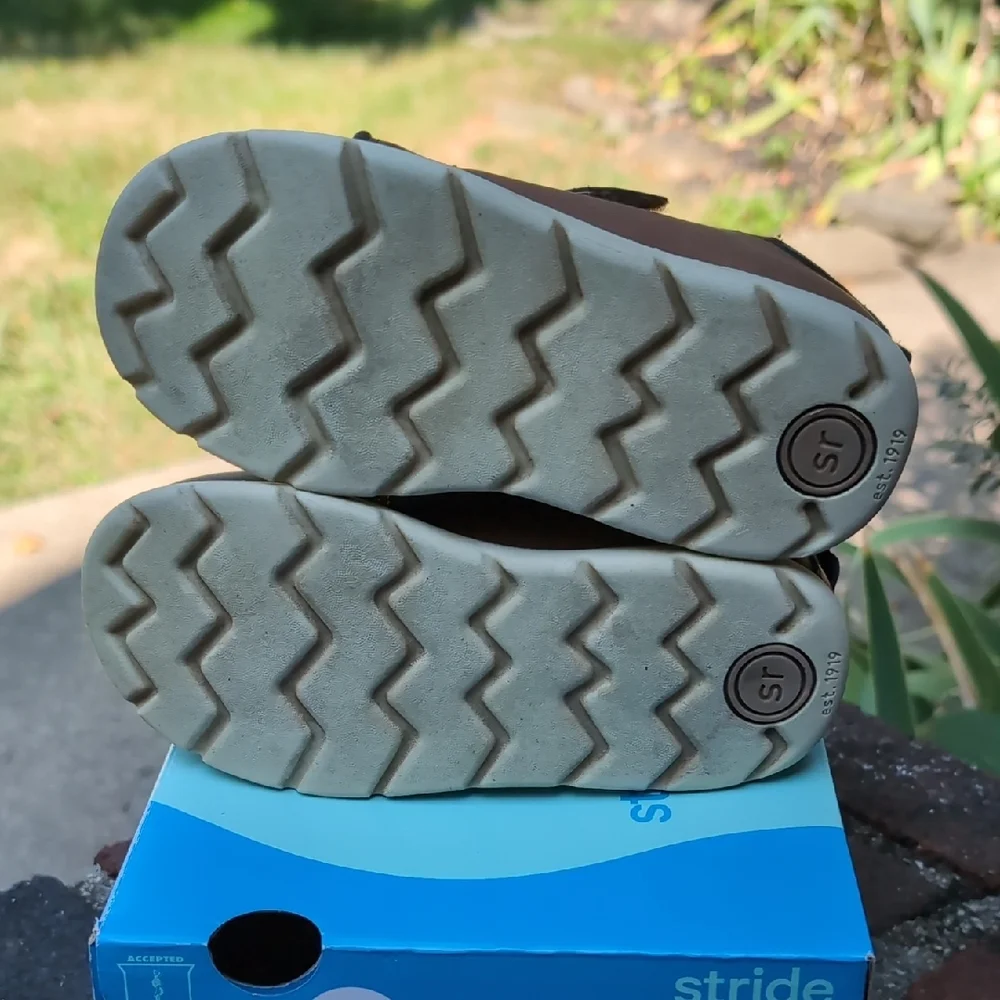 Stride Rite Kids Dress Shoes in Blue Box - Picture 6 of 7
